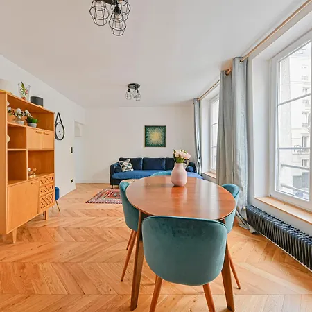 Pantheon Apartment Paris